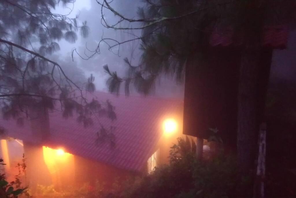 Cabana Con Banera Y Chimeneas En Puesta De Sol El Pacifico Zewnętrze zdjęcie