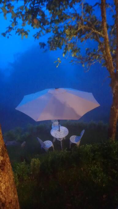 Cabana Con Banera Y Chimeneas En Puesta De Sol El Pacifico Zewnętrze zdjęcie